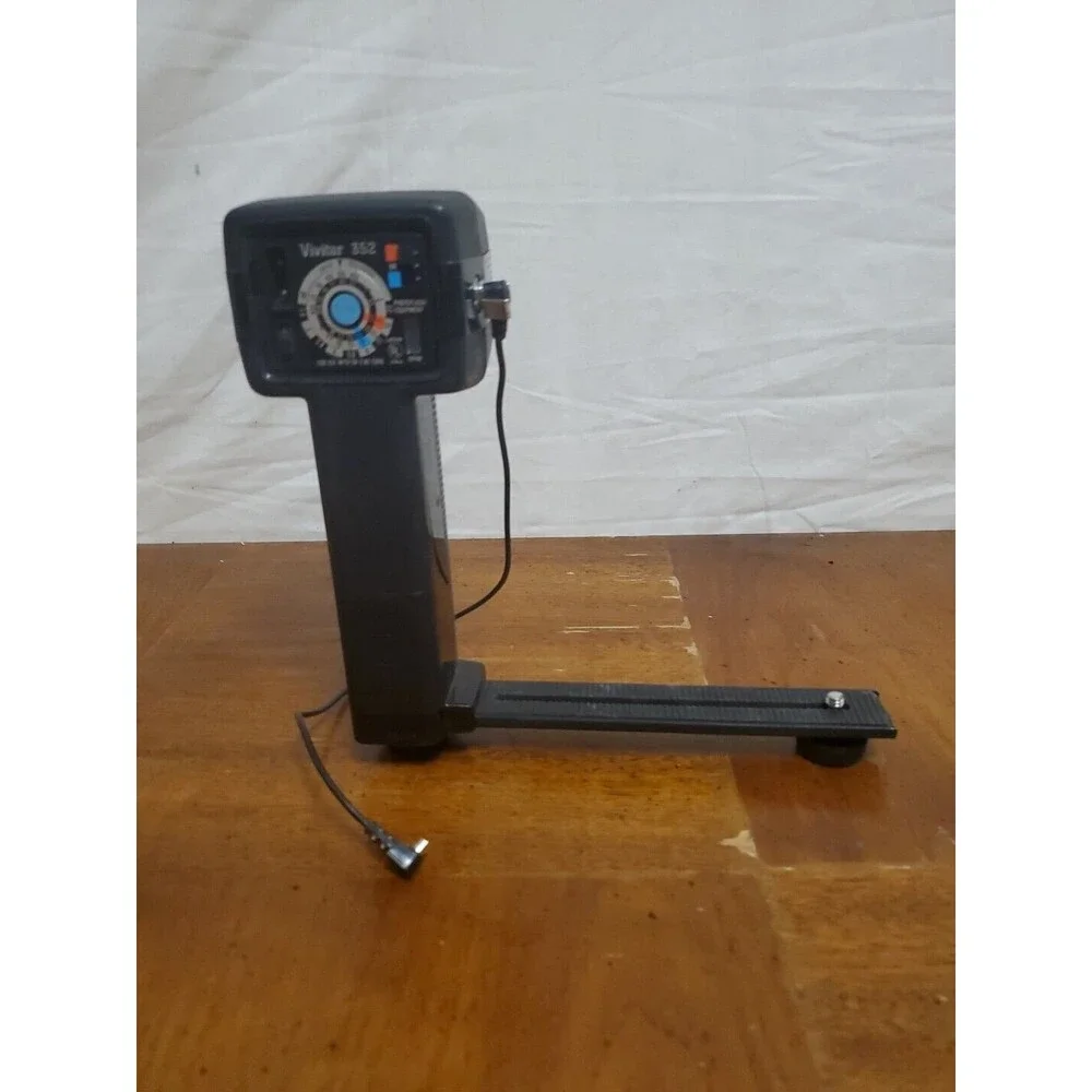 Vivitar 352 Electronic Handle Mount Flash Automatic Untested